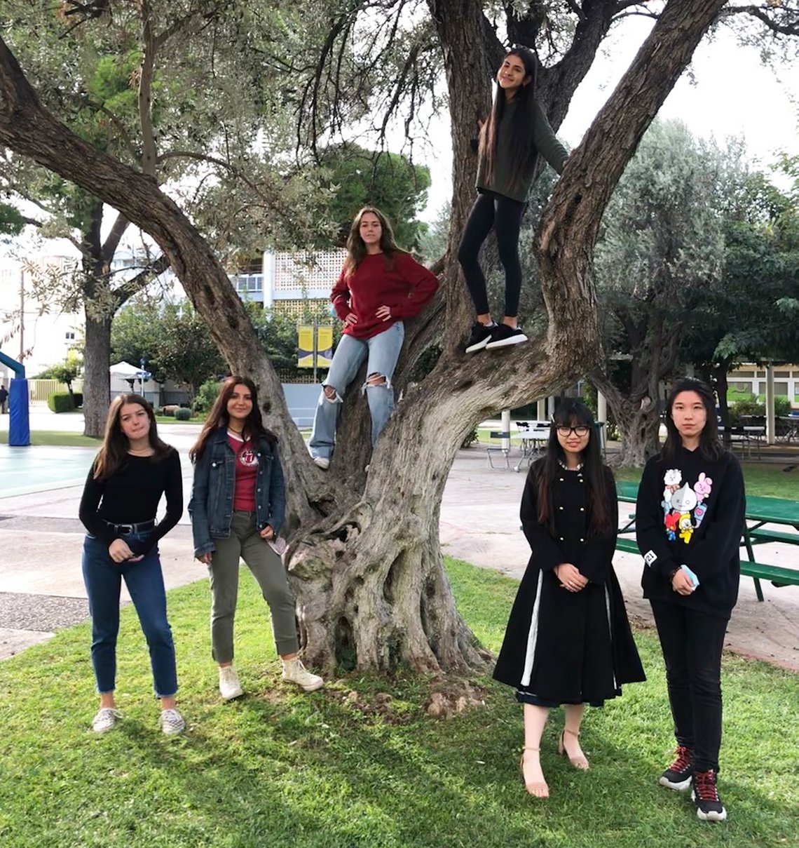 Students from left to right: Ann Marie Martinou, Klio Papageorgopoulos, Emma Soulanticas, Thalia Kalai, Yun Zhang & Ziyue Zhang